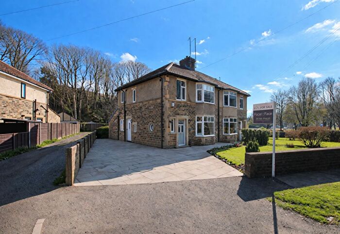 4 Bedroom Semi Detached House For Sale In Stoney Royd Lane, Todmorden, OL14