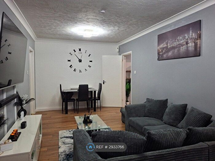 1 Bedroom Flat To Rent In Constitution Road, Chatham, ME5