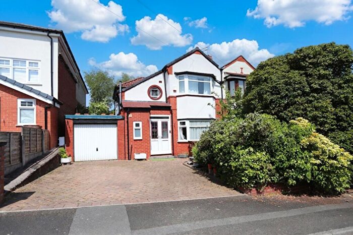 3 Bedroom Semi-Detached House For Sale In Silverdale Avenue, Prestwich, M25