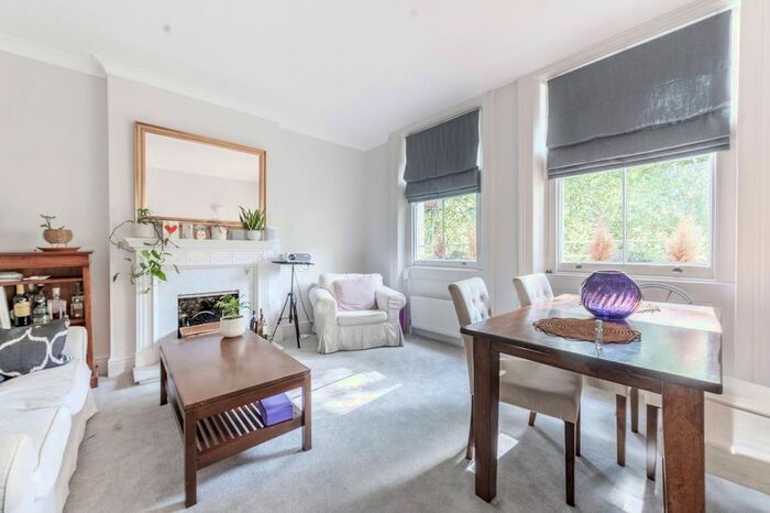 2 Bedroom Flat To Rent In Cornwall Gardens, South Kensington, London, SW7