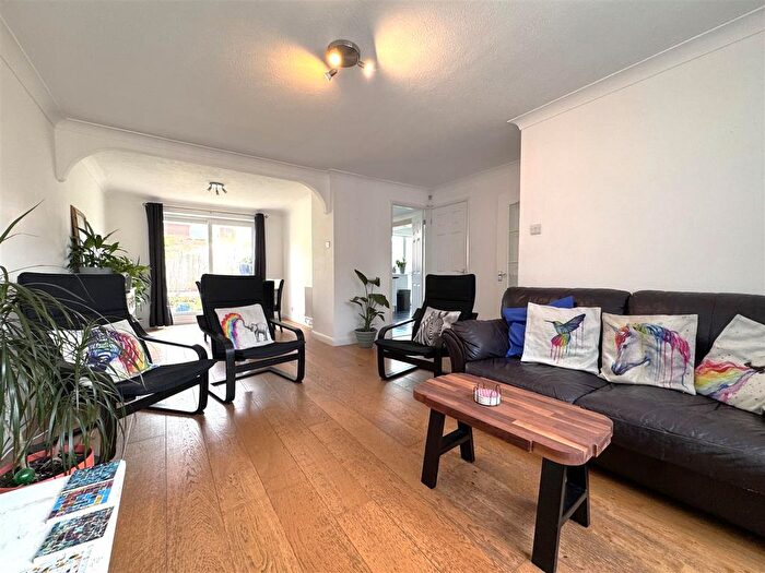 3 Bedroom Detached House To Rent In Old Street, Fareham, PO14