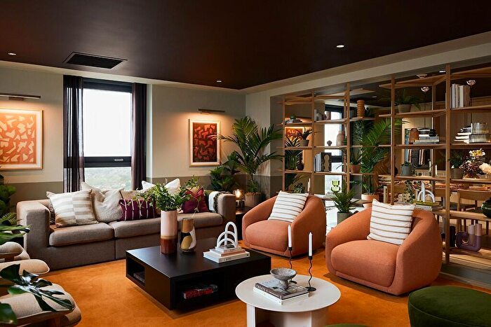 2 Bedroom Flat To Rent In Bale And Anchor, Flat Bale House, Conington Road, London, SE13