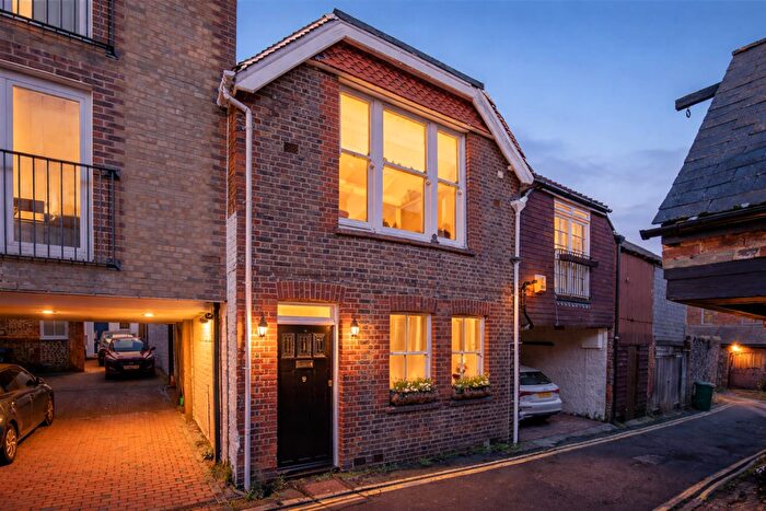 4 Bedroom Semi-Detached House For Sale In Stewards Inn Lane, Lewes, BN7