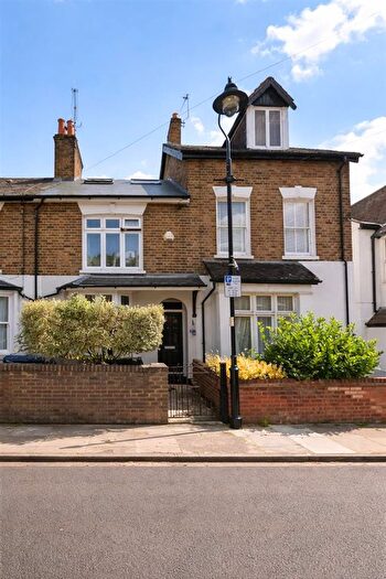 2 Bedroom Flat To Rent In Green Lane, London, W7