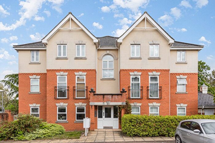 1 Bedroom Flat To Rent In Floyer Close, Richmond, TW10