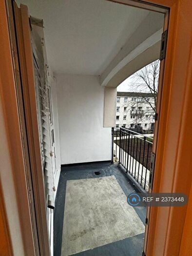 3 Bedroom Maisonette To Rent In Glenfinnan Drive, Glasgow, G20