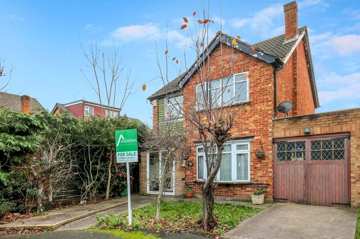 3 Bedroom Detached House To Rent In West Drayton Road, Hillingdon, UB8