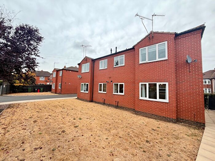 2 Bedroom Flat To Rent In Cliff Avenue, Loughborough, LE11