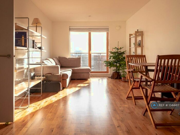 2 Bedroom Flat To Rent In Greenan Court, London, E2