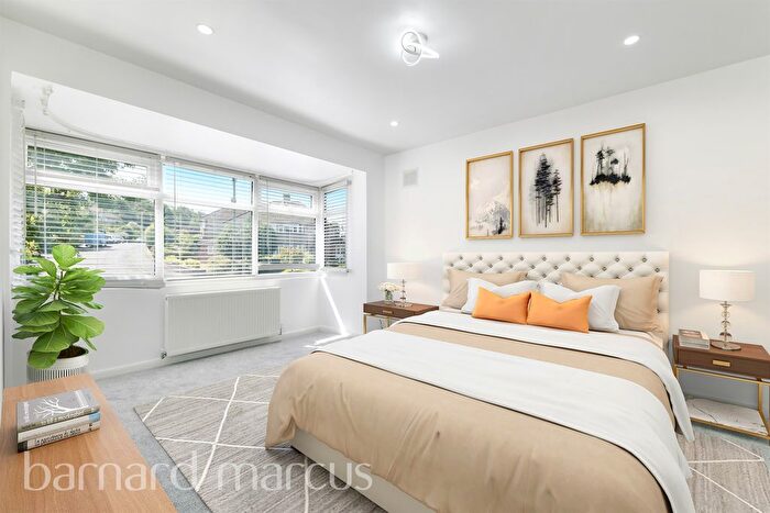 3 Bedroom Detached House For Sale In Oakwood Close, Redhill, RH1