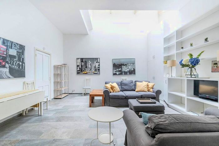 1 Bedroom Flat For Sale In Queens Gate, South Kensington, London, SW7