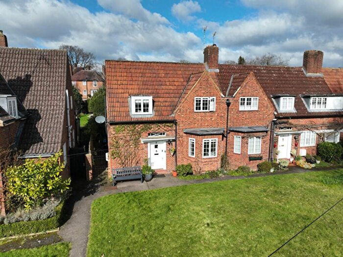 3 Bedroom End Of Terrace House For Sale In Brockett Close, Welwyn Garden City, AL8