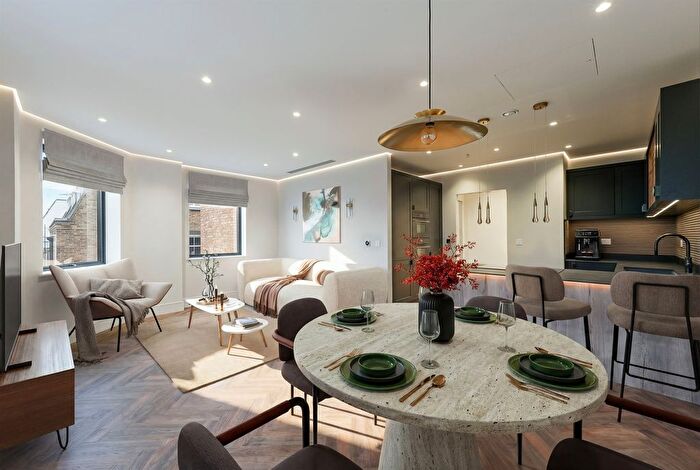 2 Bedroom Flat For Sale In King Street, London, W6