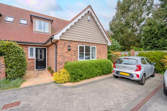 3 Bedroom Semi-Detached House To Rent In Fawkes Mews, Bognor Regis, PO21