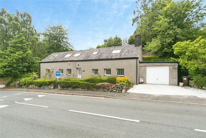 3 Bedroom Detached House For Sale In Hen Durnpike, Tregarth, Bangor, Gwynedd, LL57
