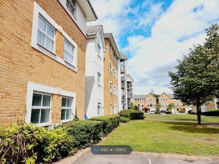 2 Bedroom Flat To Rent In International Way, Sunbury-On-Thames, TW16