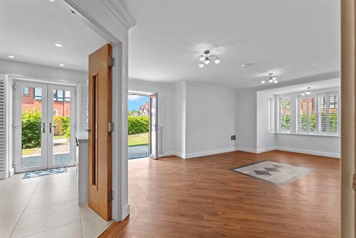2 Bedroom Retirement Property For Sale In Woodland Drive, Great Alne Park, Alcester, Warwickshire, B49