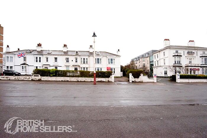 2 Bedroom Apartment For Sale In Promenade, Southport, Merseyside, PR8
