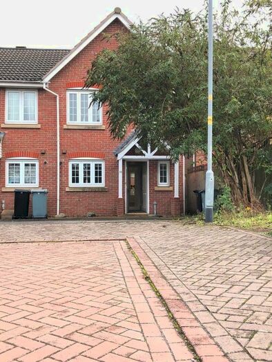 3 Bedroom End Of Terrace House To Rent In Carisbrooke Grove, Stamford, PE9