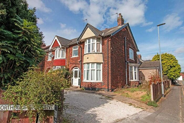 5 Bedroom Semi-Detached House For Sale In Cliff Gardens, Scunthorpe, DN15