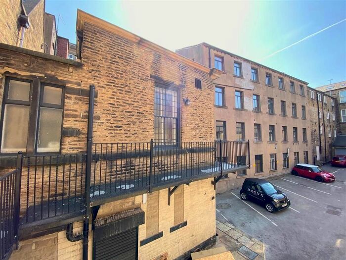 1 Bedroom Flat To Rent In Westgate, Huddersfield, HD1