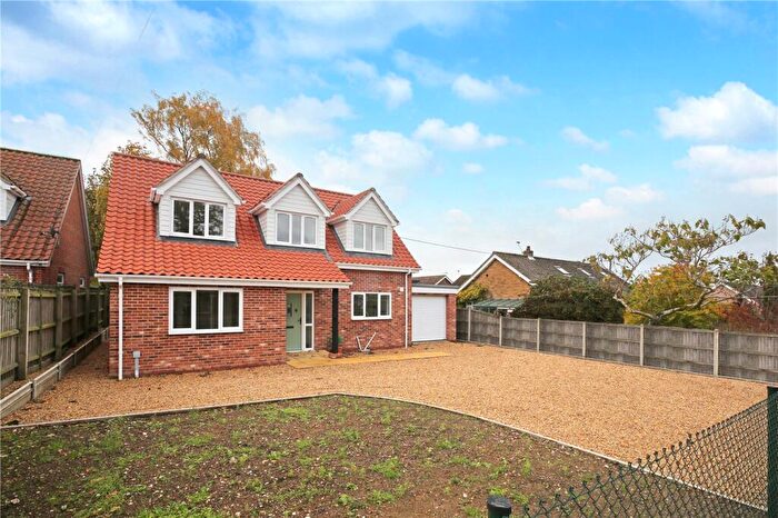 3 Bedroom Detached House For Sale In Norwich Road, Poringland, Norwich, Norfolk, NR14