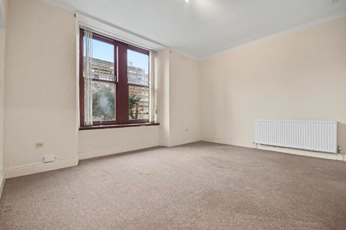2 Bedroom Flat To Rent In Nelson Street, Inverclyde, Greenock, PA15