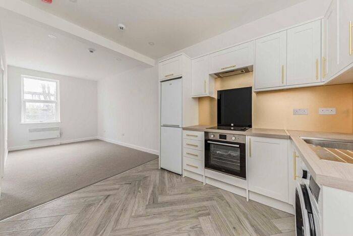 1 Bedroom Flat To Rent In Coombe Lane, London, SW20