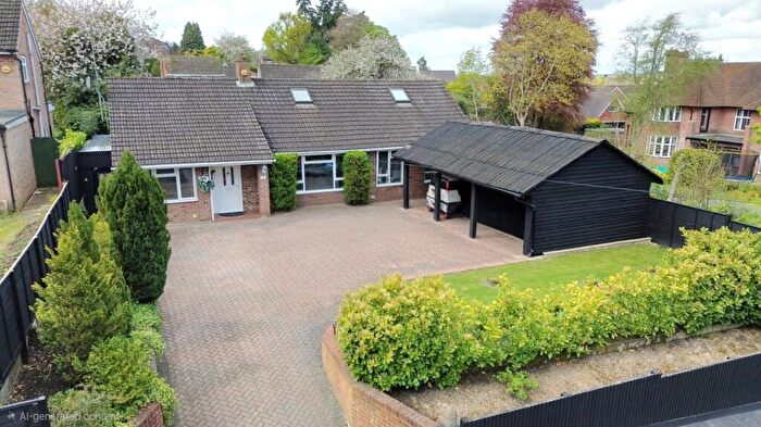 3 Bedroom Bungalow For Sale In Greenham Road, Newbury, Berkshire, RG14
