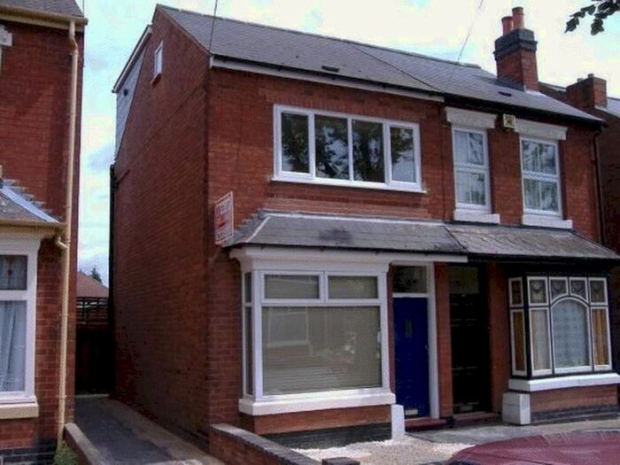 6 Bedroom Semi-Detached House To Rent In Gristhorpe Road, Selly Oak, Birmingham, B29