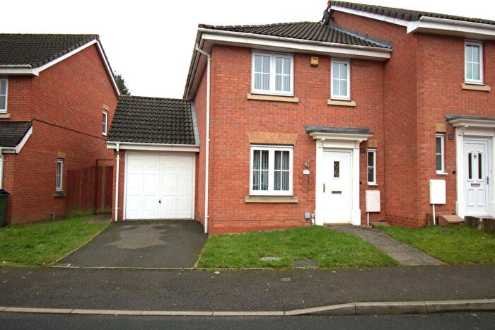 3 Bedroom End Of Terrace House For Sale In West Bromwich, West Midlands, B71