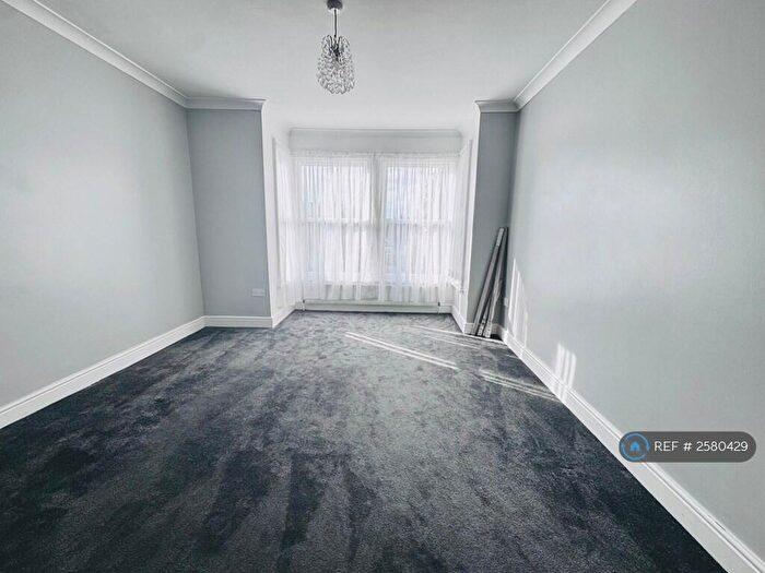 2 Bedroom Flat To Rent In Hertford Road, Enfield, EN3