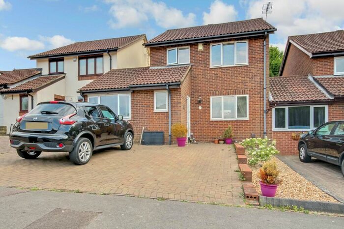 4 Bedroom Terraced House To Rent In Hollingbourne Crescent, Crawley, RH11