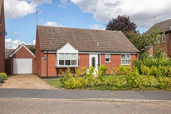 2 Bedroom Detached Bungalow For Sale In Pursehouse Way, Diss, IP22