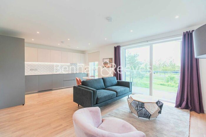 2 Bedroom Flat To Rent In Greenleaf Walk, Southall, UB1