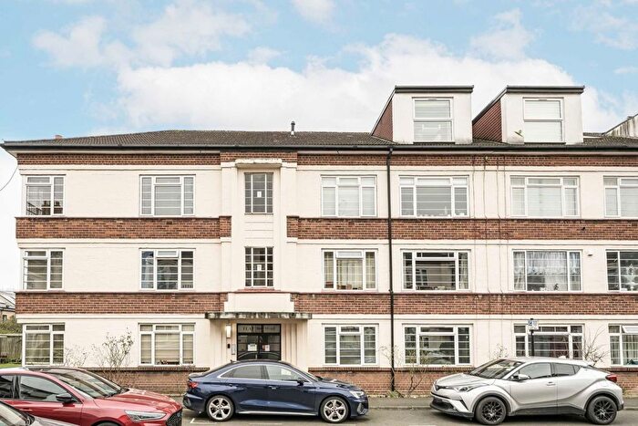 3 Bedroom Flat To Rent In Manor Vale, Boston Manor Road, Brentford, TW8