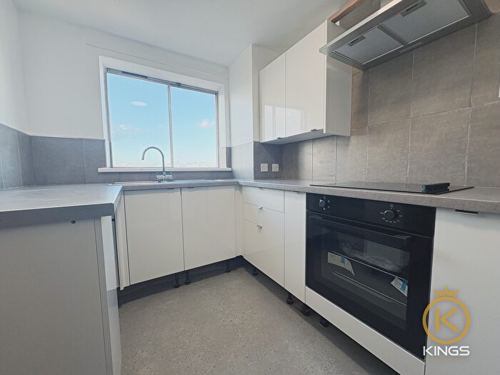 2 Bedroom Flat To Rent In Clarendon Road, Southsea, PO4