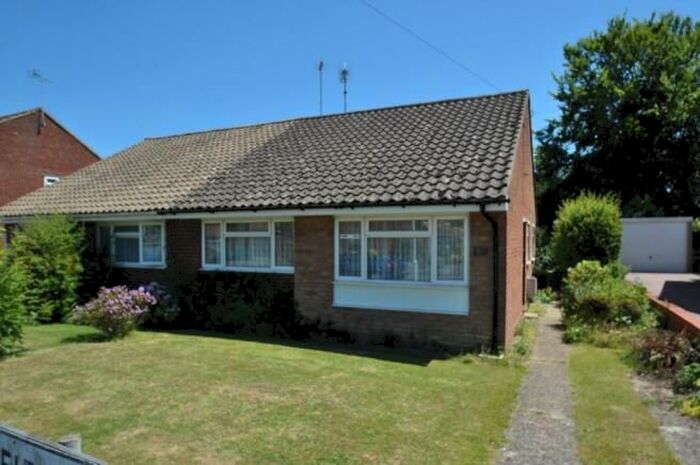 2 Bedroom Bungalow To Rent In Tritton Fields, Kennington, Ashford, TN24