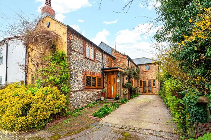 4 Bedroom Detached House For Sale In Station Road, Princes Risborough, Buckinghamshire, HP27