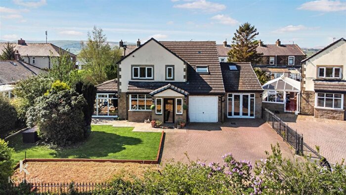 4 Bedroom Detached House For Sale In Bronte Avenue, Burnley, BB10