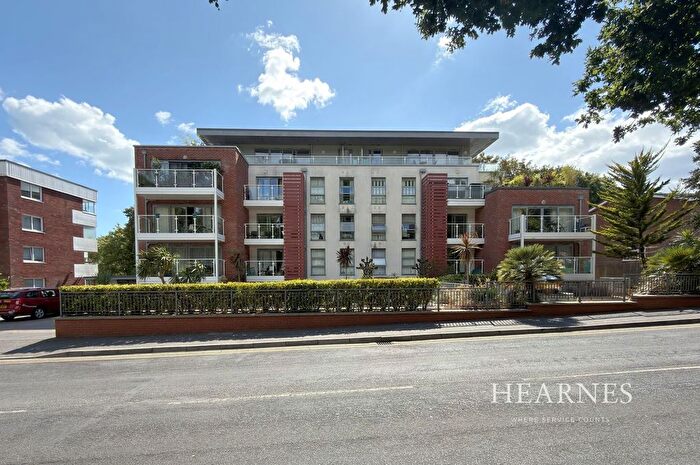 2 Bedroom Flat For Sale In Branksome Wood Road, Bournemouth, BH2