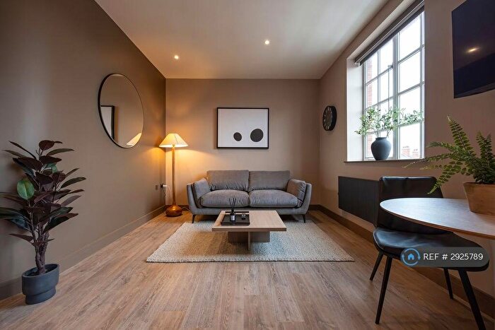 1 Bedroom Flat To Rent In The Headrow, Leeds, LS1