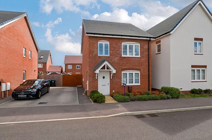 3 Bedroom Detached House For Sale In Barley Lane, Yapton, BN18