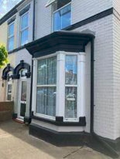 2 Bedroom Flat To Rent In Grimsby Road, Cleethorpes, DN35