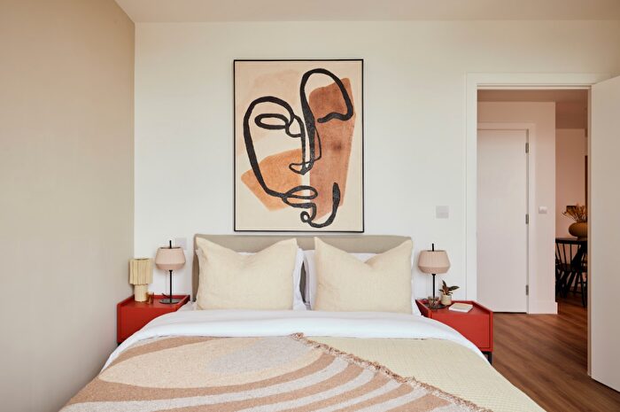 2 Bedroom Apartment To Rent In Cherry Orchard Road, Croydon, London, CR0