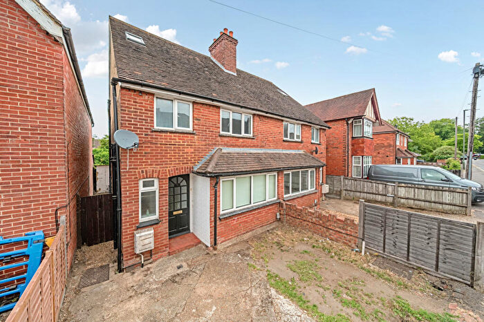 4 Bedroom Semi Detached House For Sale In Recreation Road, Guildford, GU1