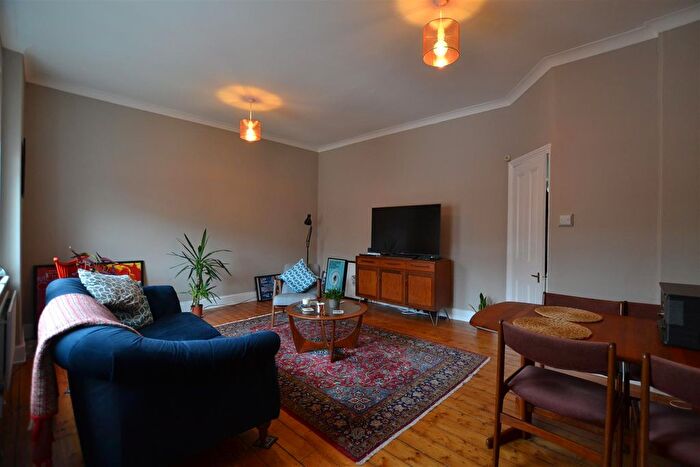 3 Bedroom Maisonette For Sale In Brinkburn Avenue, Gateshead, NE8