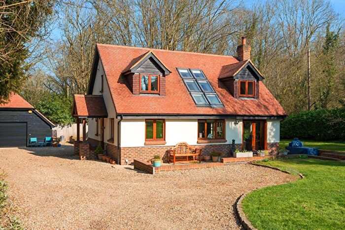 3 Bedroom Detached House For Sale In Salmons Road, Effingham, KT24