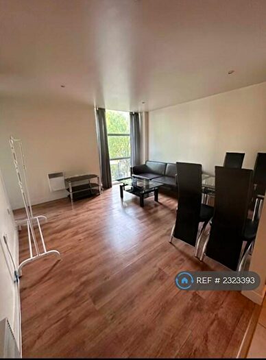 2 Bedroom Flat To Rent In Bacon Street, London, E2