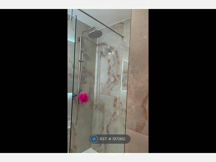 Studio To Rent In Wolmer Gardens, Edgware, HA8